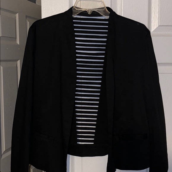 Kenneth Cole Jackets & Blazers - Kenneth Cole Short Blazer